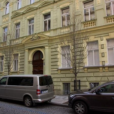 Metropolitan Studios Praag Buitenkant foto